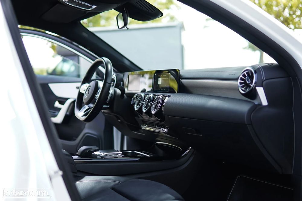 Mercedes-Benz A 250 e 8G-DCT AMG Line - 28