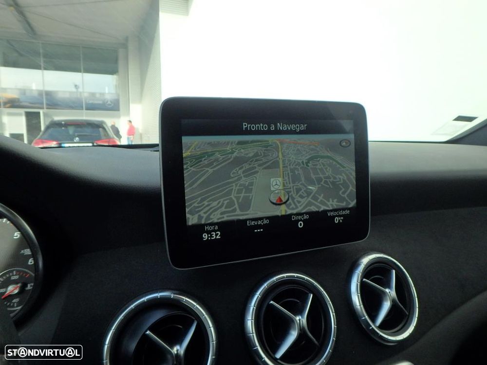 Mercedes-Benz CLA 200 - 9