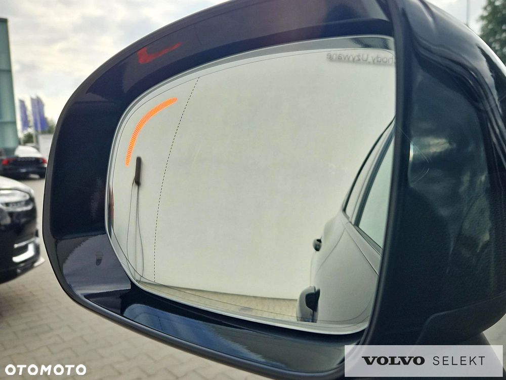 Volvo XC 60 T6 AWD Plug-in Hybrid Plus Dark - 32