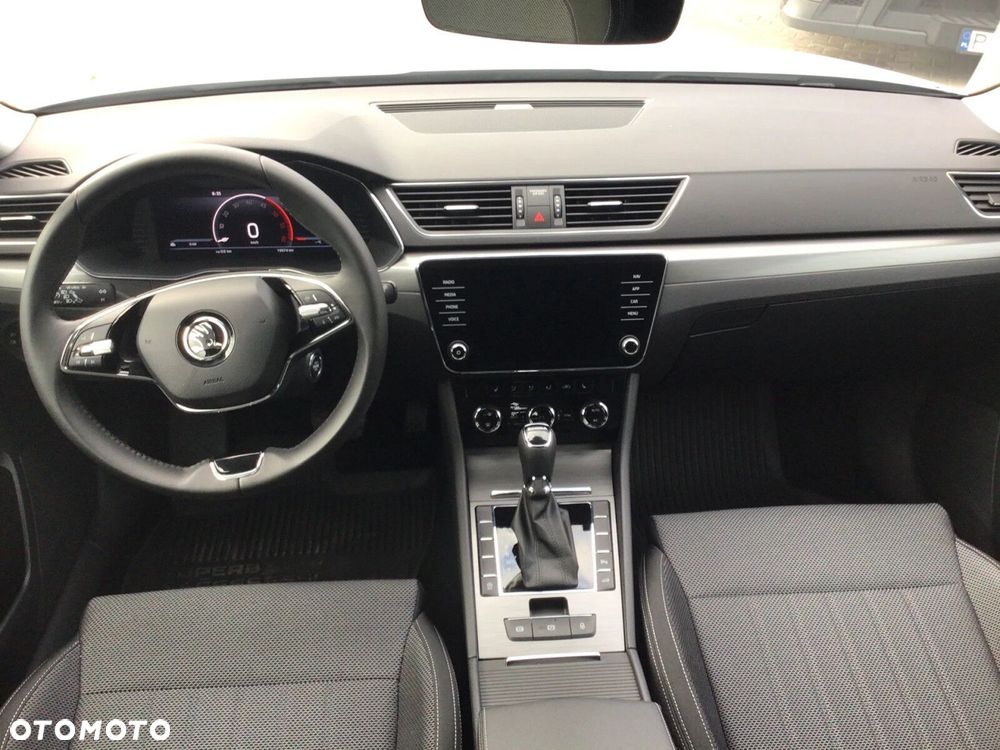 Skoda Superb 2.0 TDI SCR Style DSG - 2