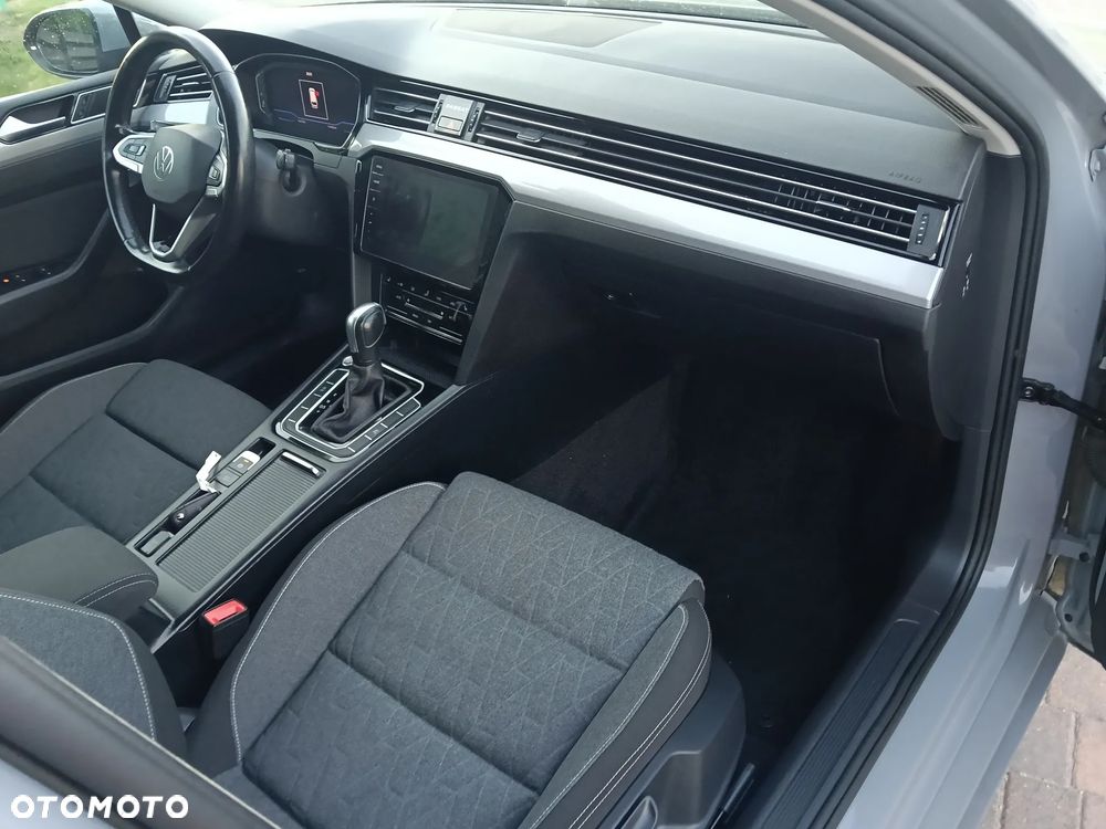 Volkswagen Passat 2.0 TDI SCR DSG Business - 9