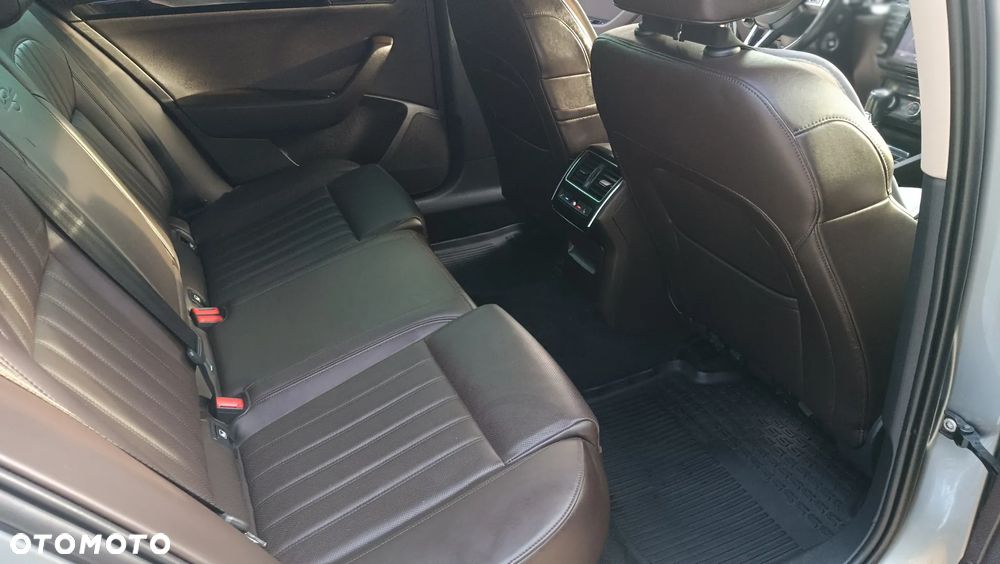 Skoda Superb 2.0 TDI L&K DSG - 13