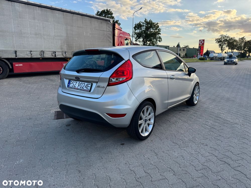 Ford Fiesta 1.6 TDCi DPF Trend - 6