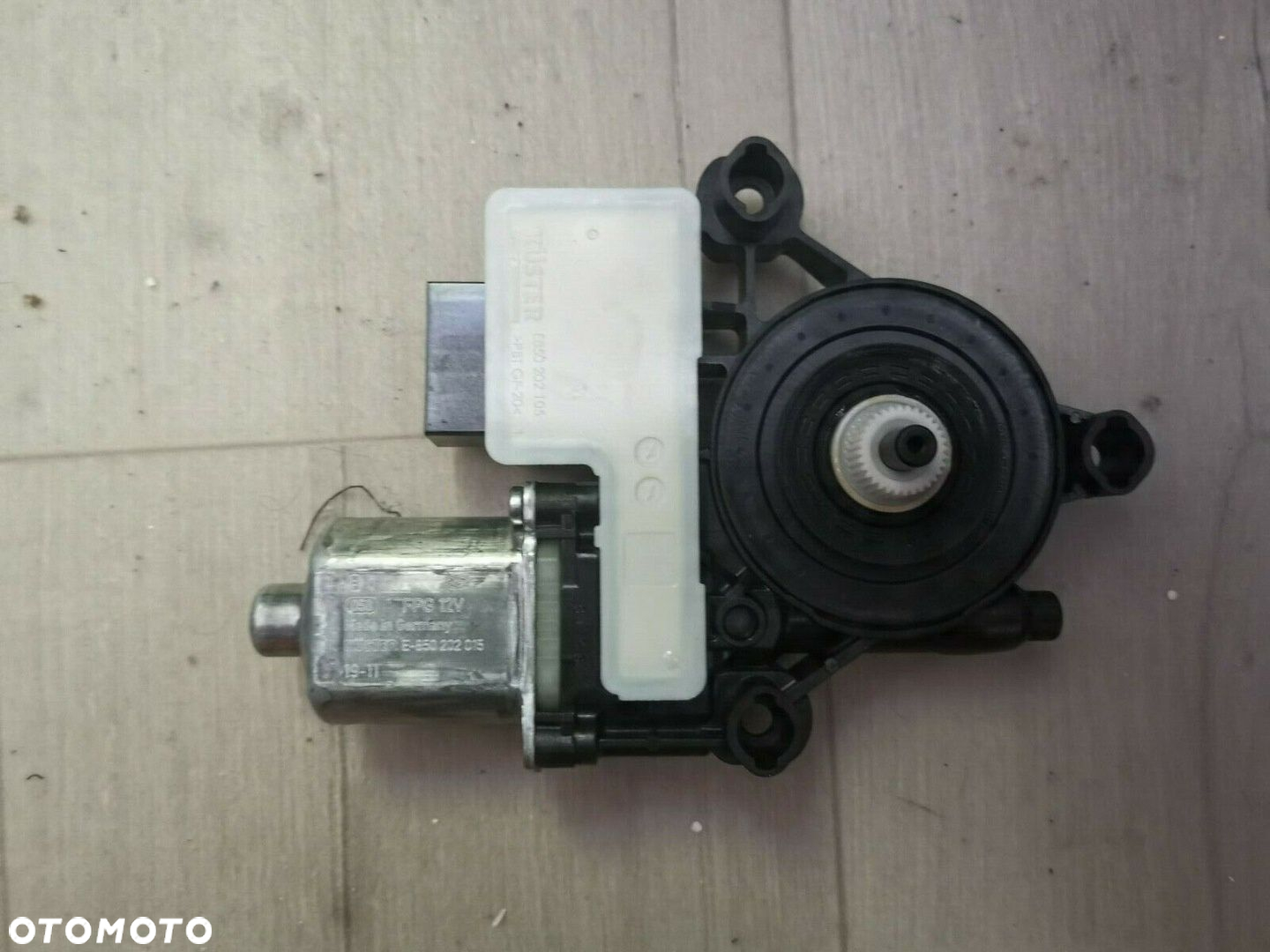 Skoda OE 5Q0959407A silniczek szyby - 2
