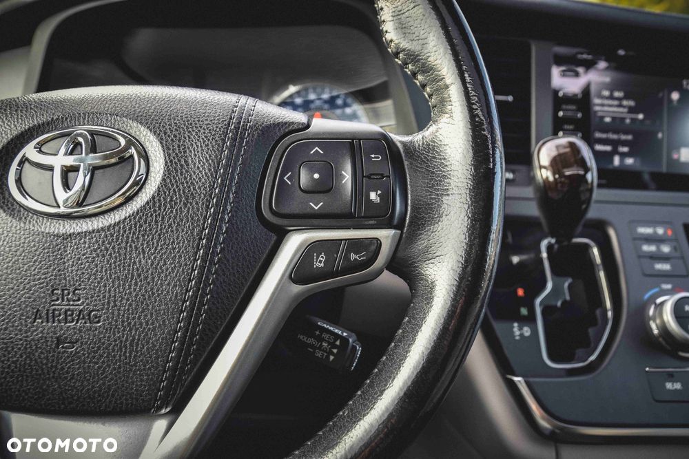 Toyota Sienna 3.5 V6 - 38