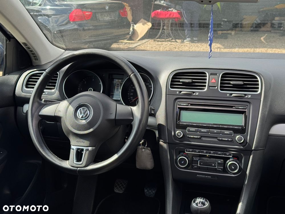 Volkswagen Golf - 25