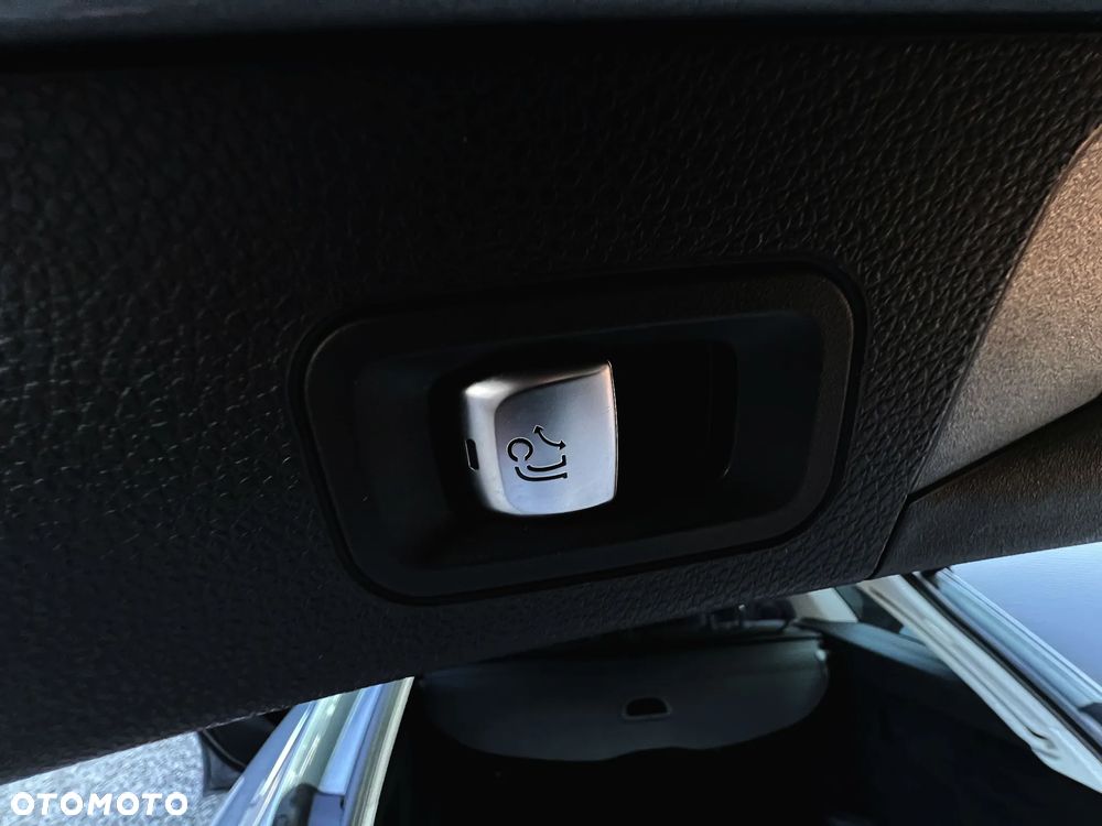 Mercedes-Benz Klasa C 200 (BlueTEC) d T 7G-TRONIC - 33