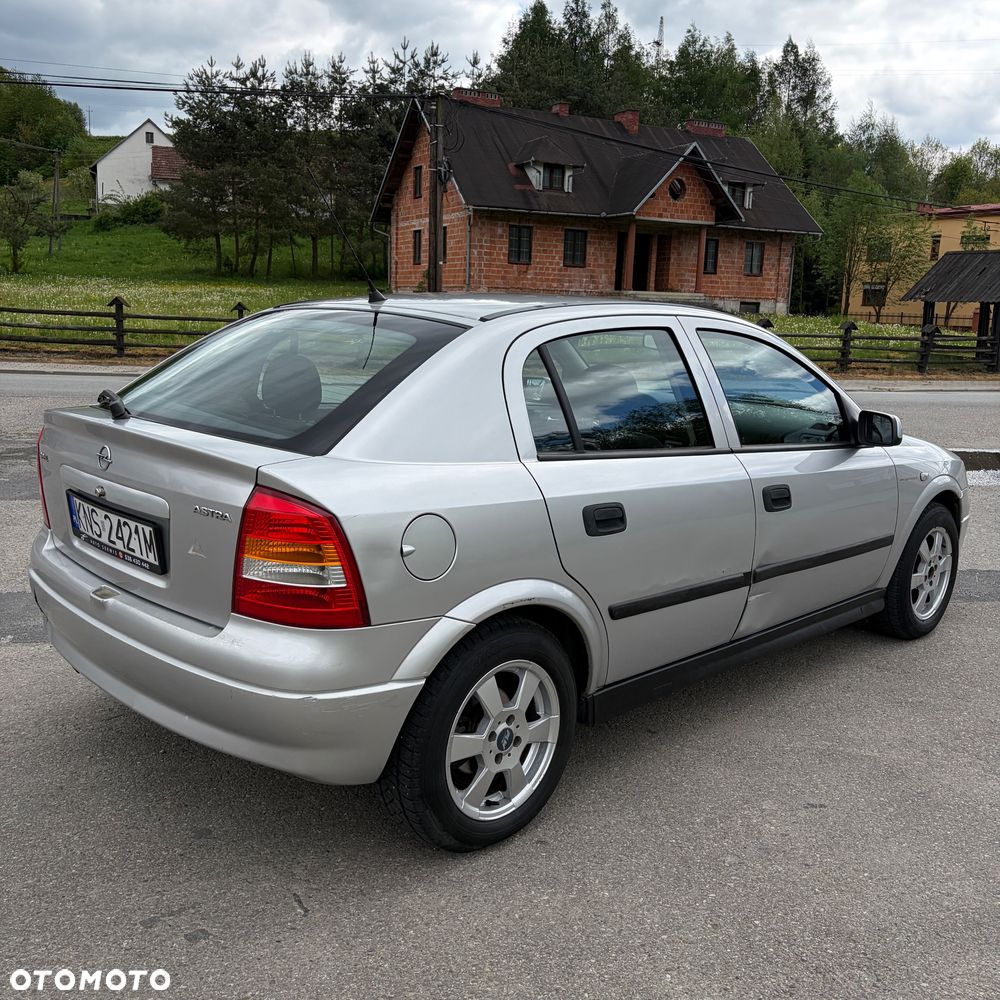 Opel Astra - 4