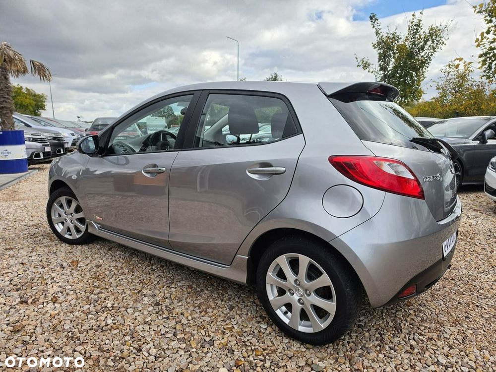 Mazda 2 - 10