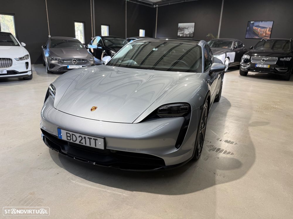 Porsche Taycan Cross Turismo 4 - 7