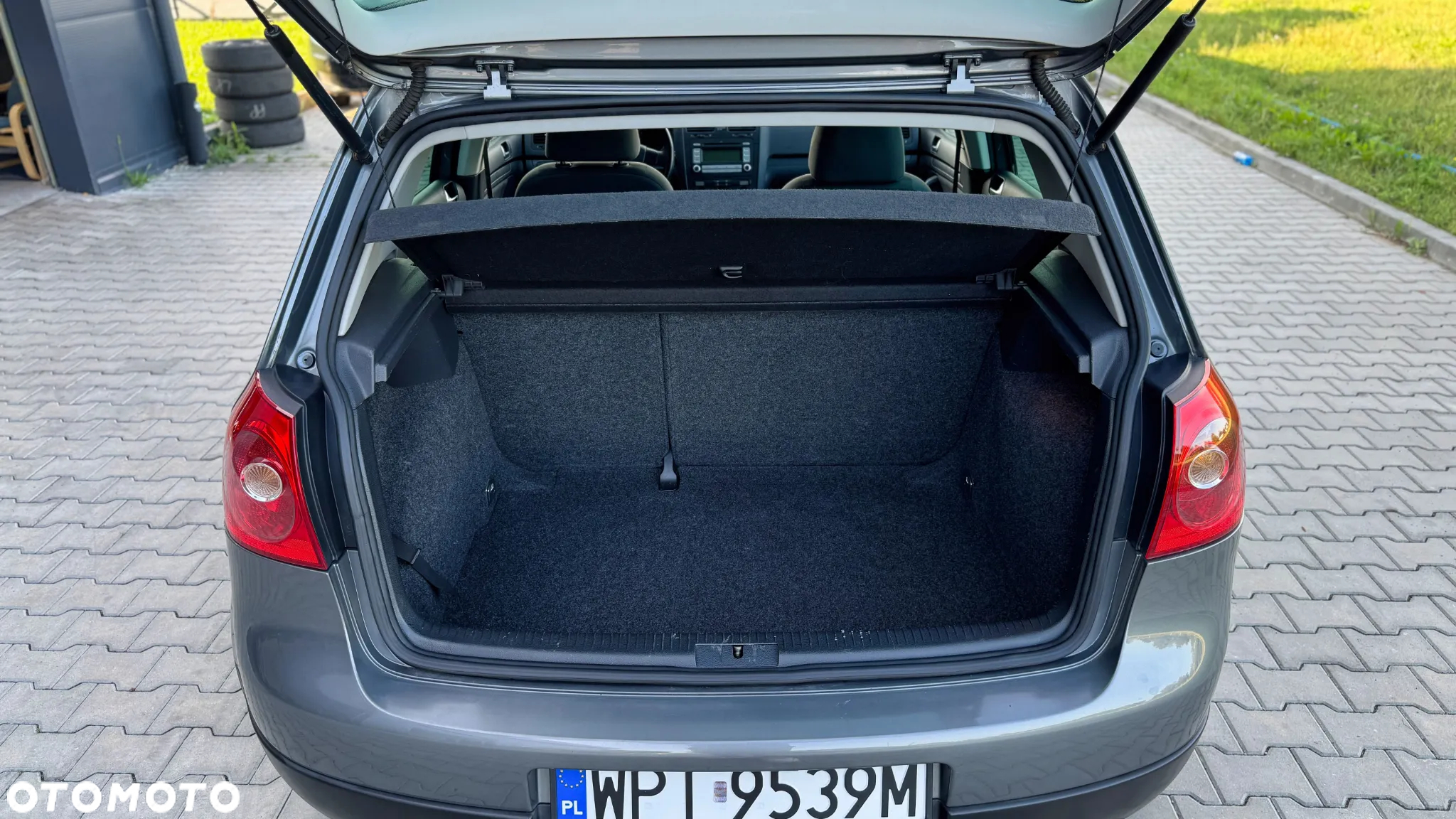 Volkswagen Golf V 1.6 Comfortline - 17