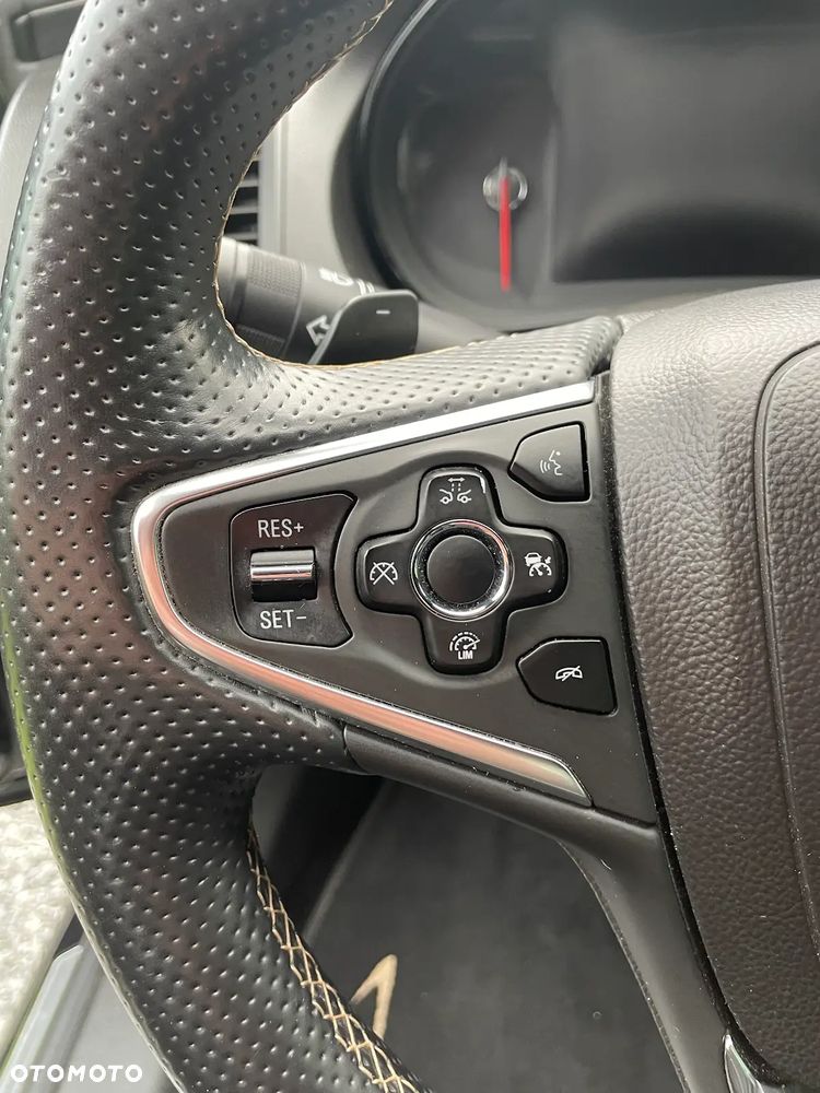 Opel Insignia - 17