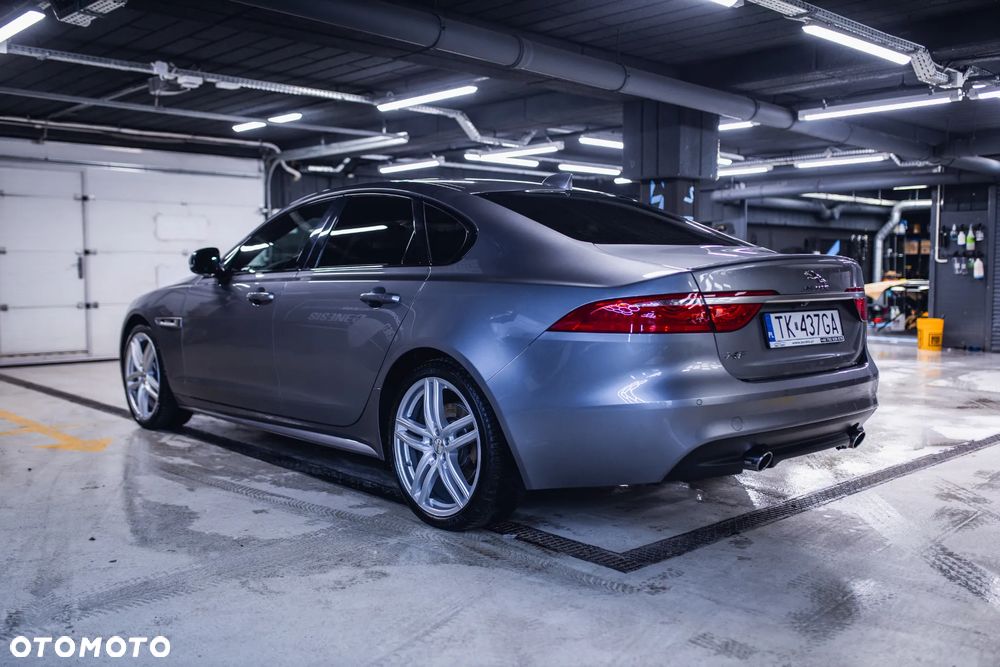 Jaguar XF 2.0 i4D AWD R-Sport - 12