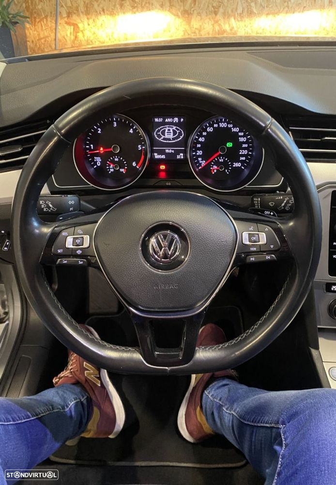 VW Passat Variant - 34