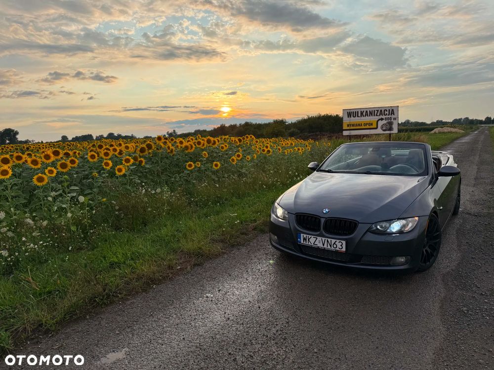 BMW Seria 3 335i - 24