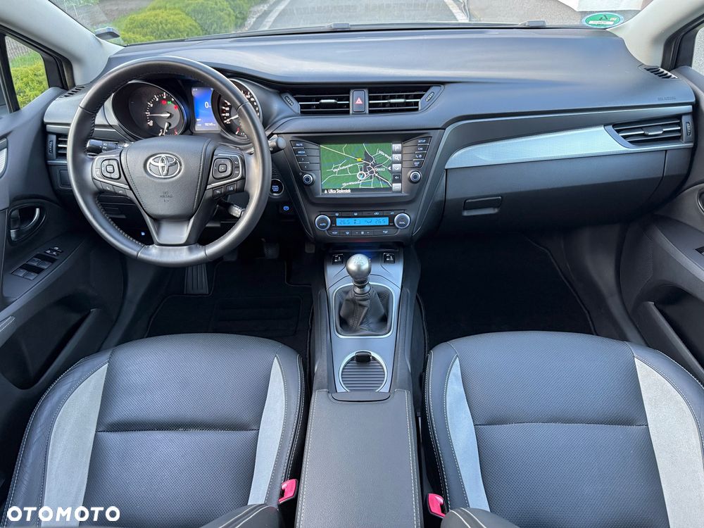 Toyota Avensis Touring Sports 1.8 Executive - 9