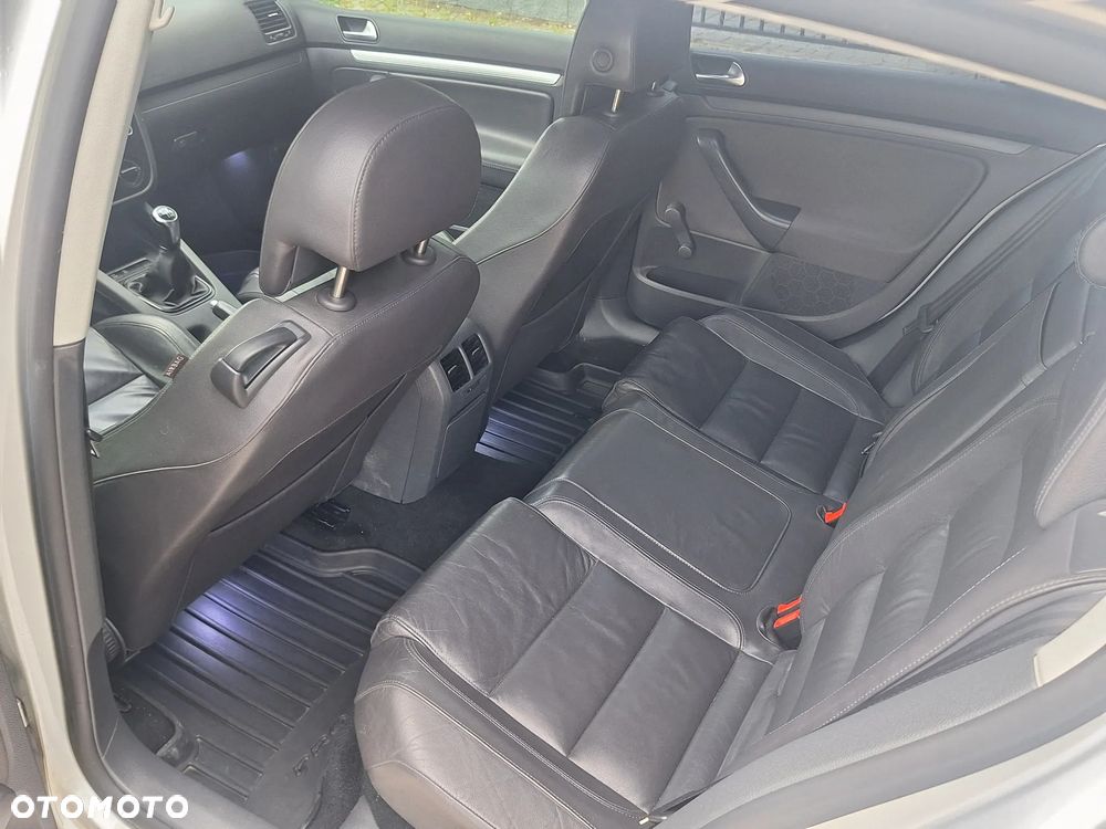 Volkswagen Golf - 12