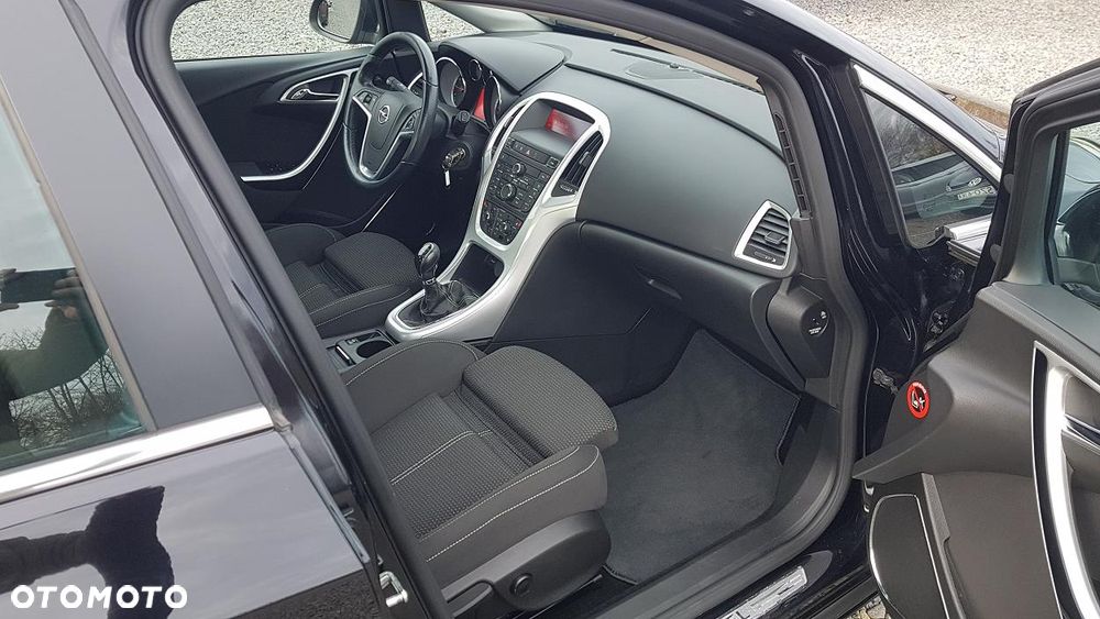 Opel Astra 1.6 Turbo Edition Sport - 25
