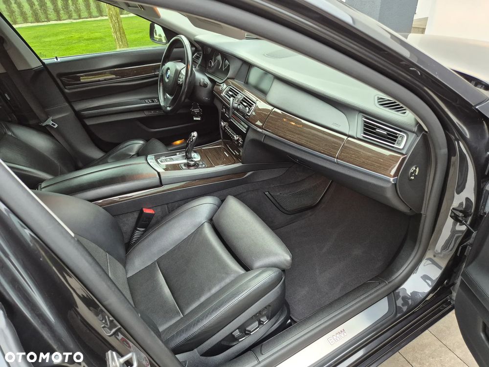 BMW Seria 7 730d - 23