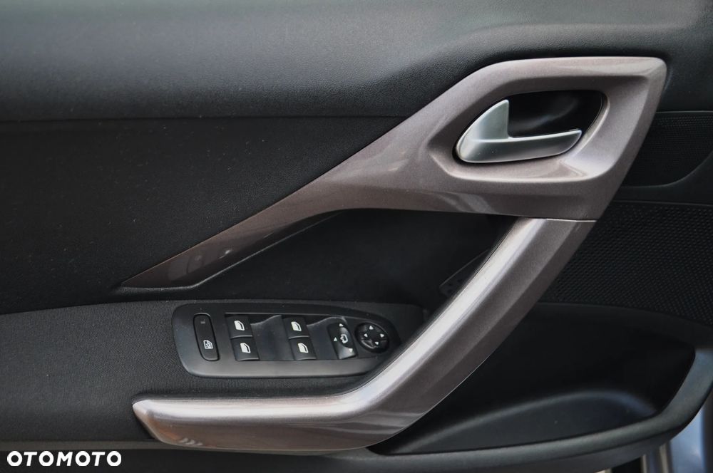 Peugeot 2008 BlueHDi 100 STOP & START Allure - 32