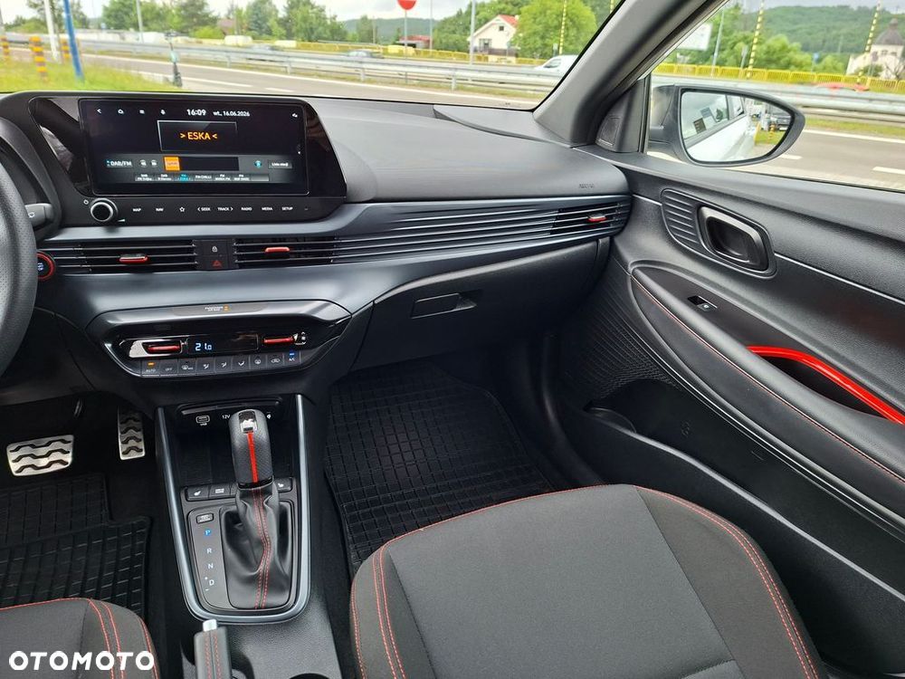 Hyundai i20 - 24
