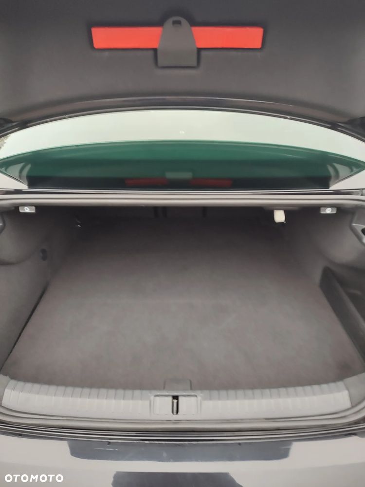 Volkswagen Passat - 9