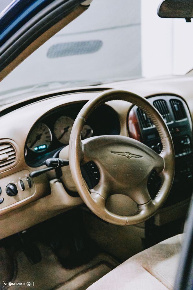 Chrysler Grand Voyager 2.5 CRD LX - 39