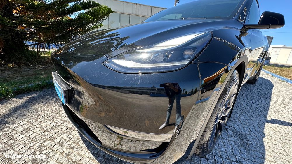 Tesla Model Y Performance Dual Motor AWD - 16
