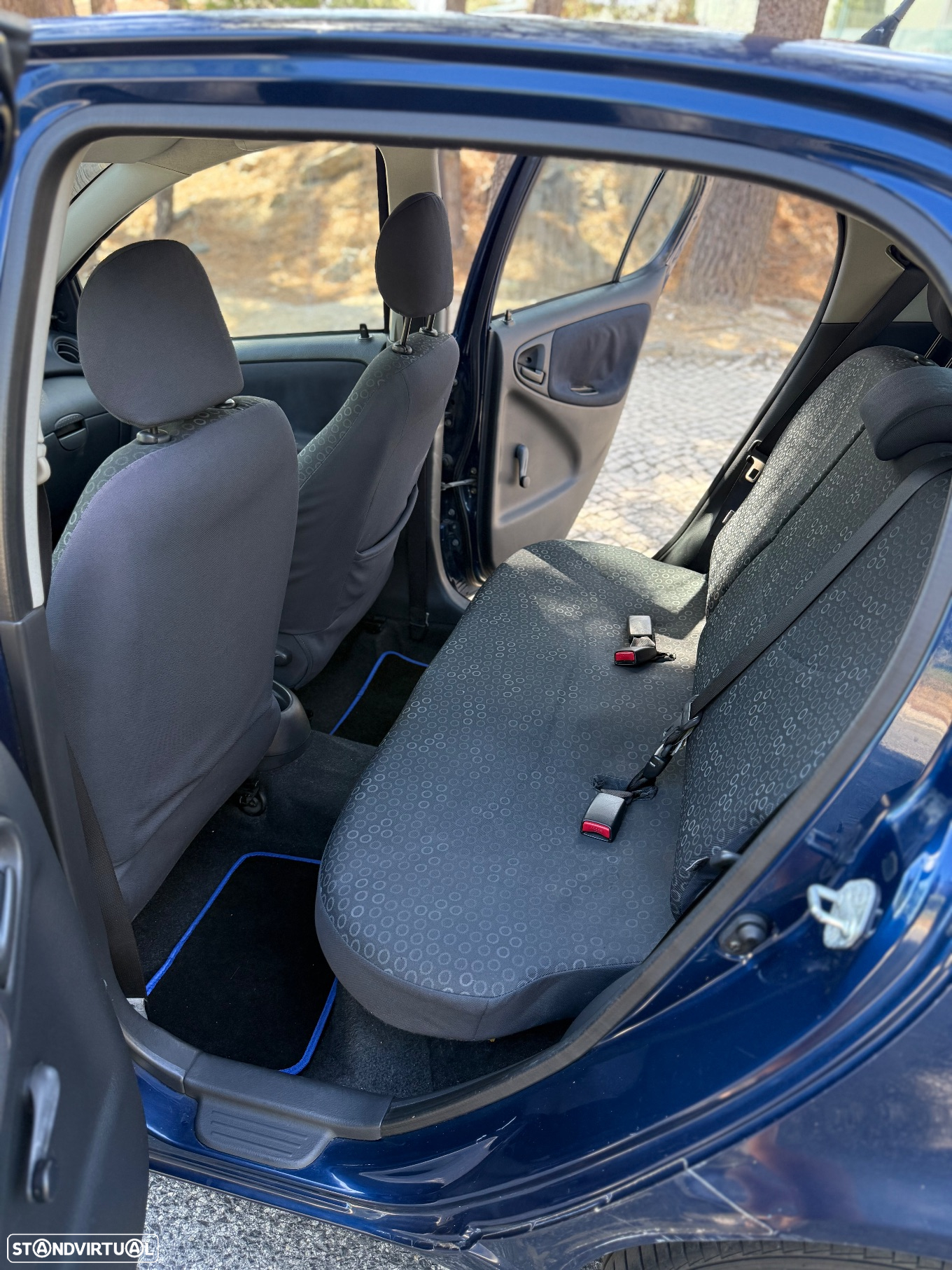 Toyota Yaris 1.0 Sol AC - 19