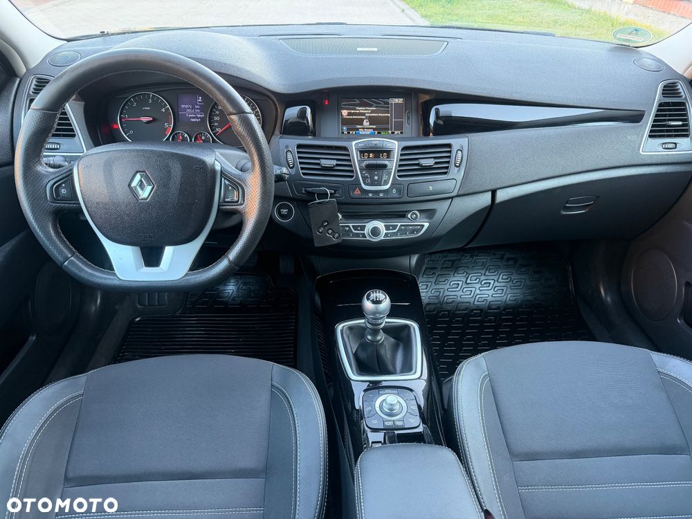 Renault Laguna dCi 150 FAP Start-Stop Bose Edition - 26
