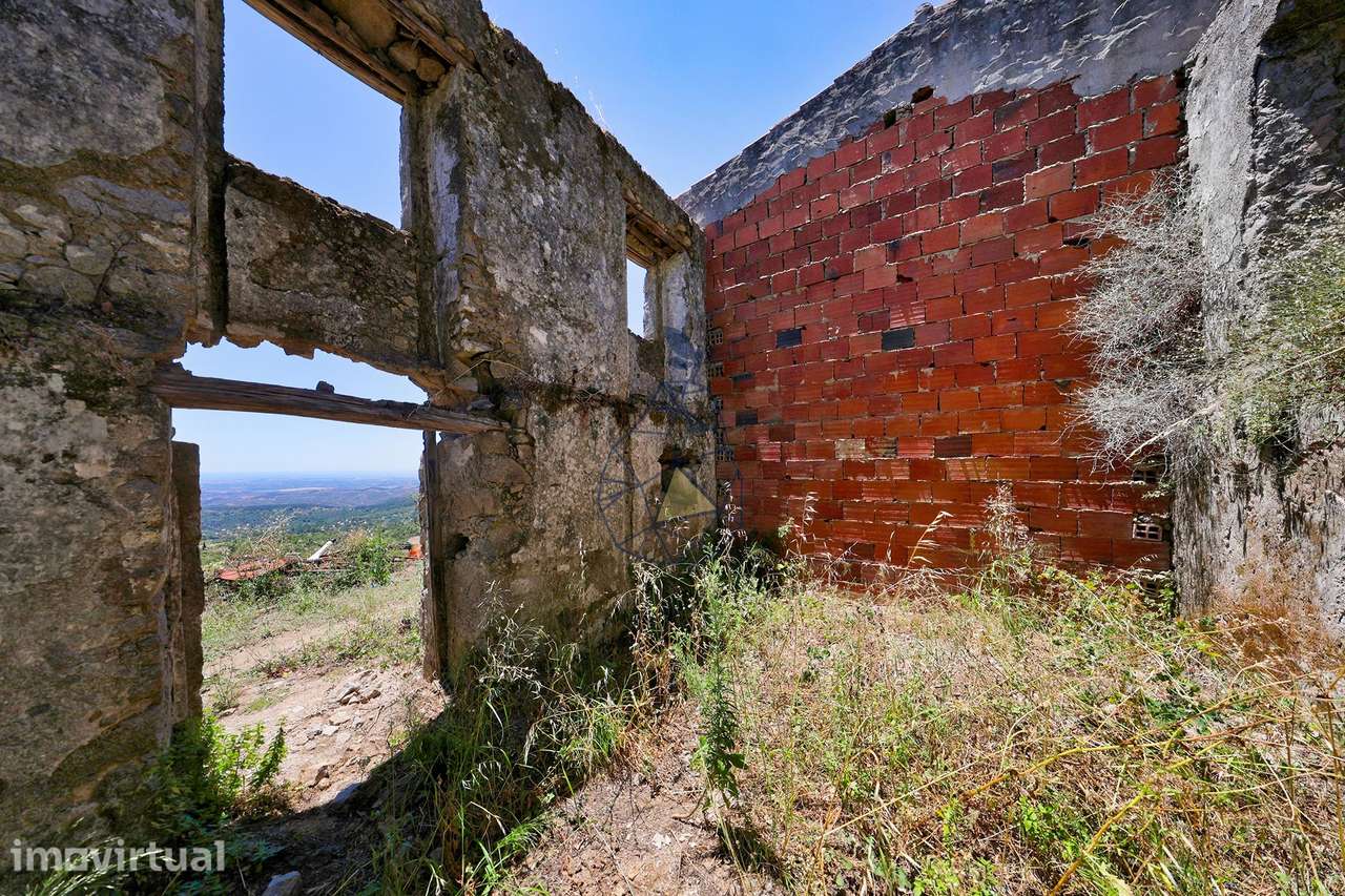 Ruína em Pedra para Reabilitação com Vista Mar | Monchique - Grande imagem: 4/35