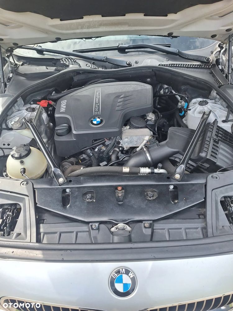 BMW Seria 5 520i - 8