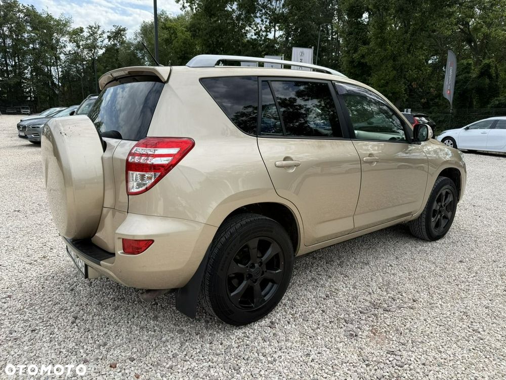 Toyota RAV4 - 18
