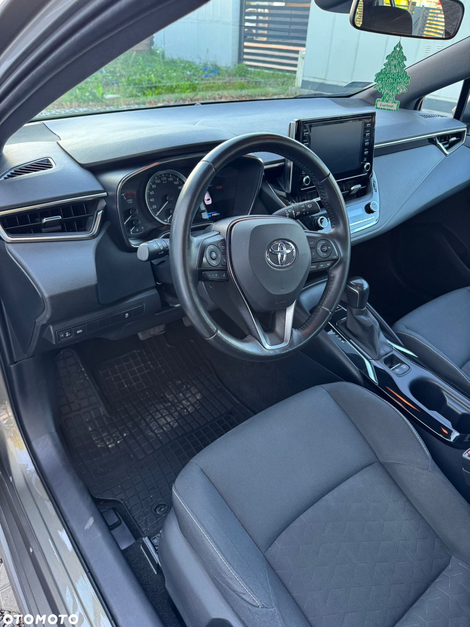 Toyota Corolla - 11