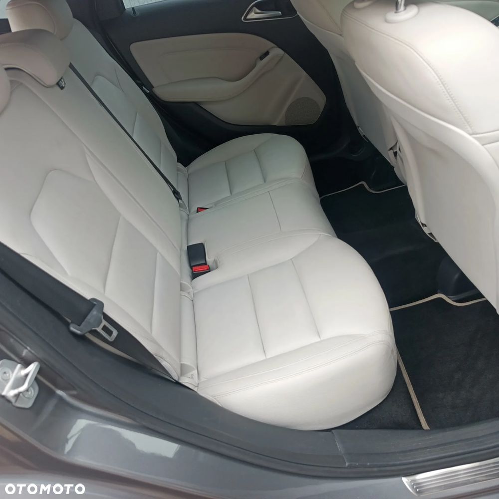 Mercedes-Benz Klasa B 200 (BlueEFFICIENCY) 7G-DCT - 20