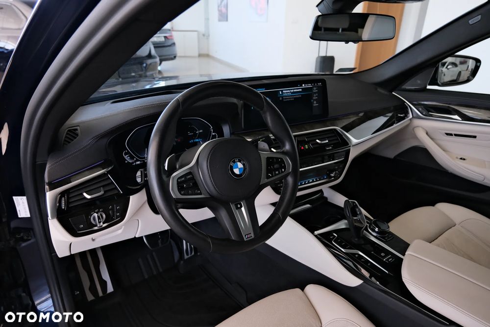 BMW Seria 5 530e xDrive Luxury Line sport - 34