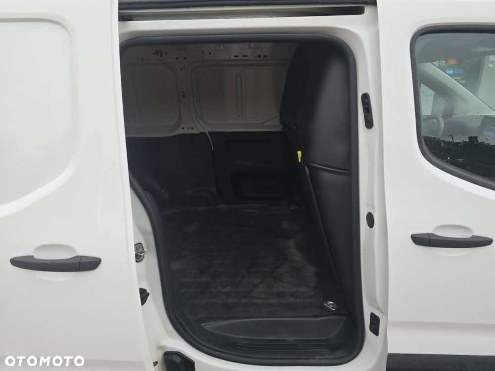 Toyota Proace City - 34
