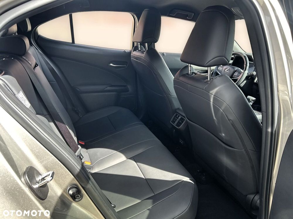 Lexus UX 250h GPF F Impression 2WD - 16
