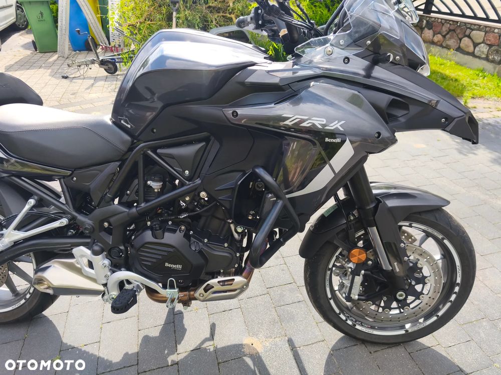 Benelli TRK 502 - 10