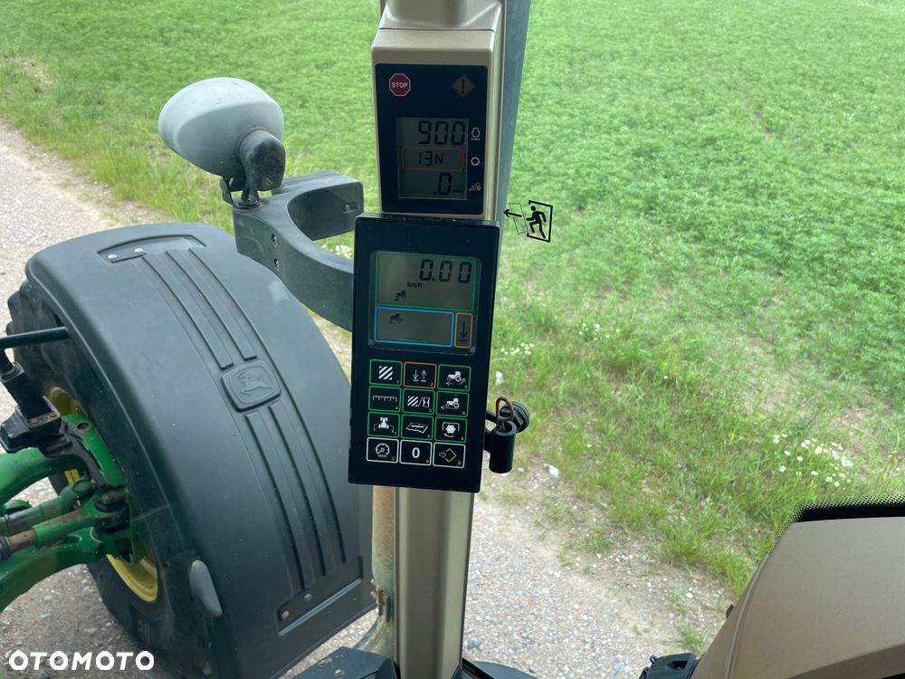 John Deere 8320 - 18