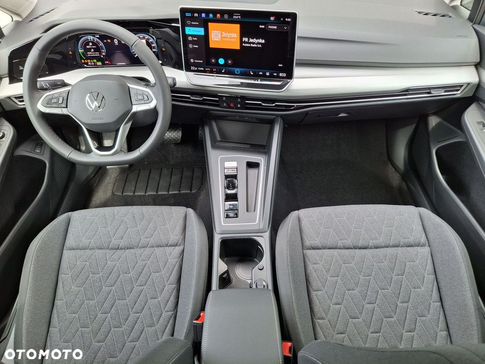 Volkswagen Golf - 11