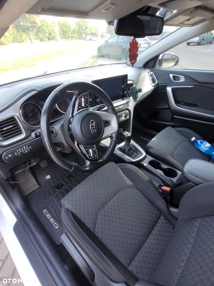 Kia Ceed 1.6 CRDi SCR M - 7