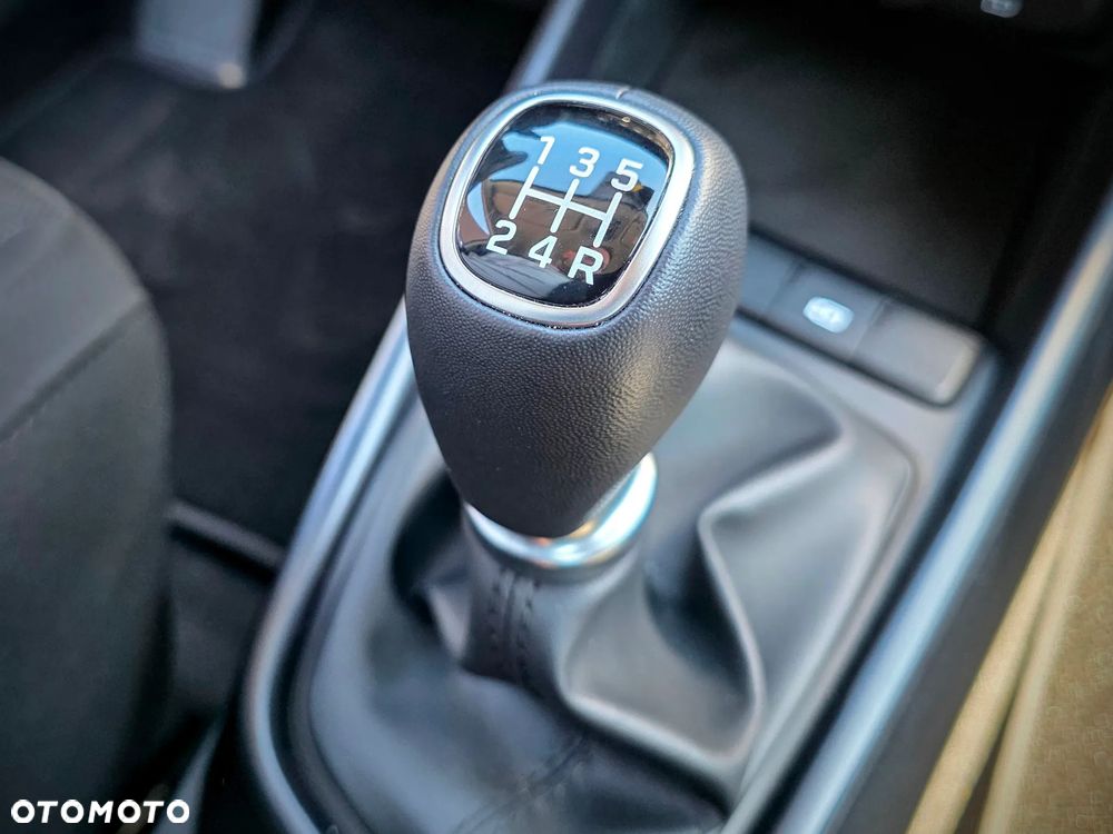 Hyundai i20 1.2 Pure - 13