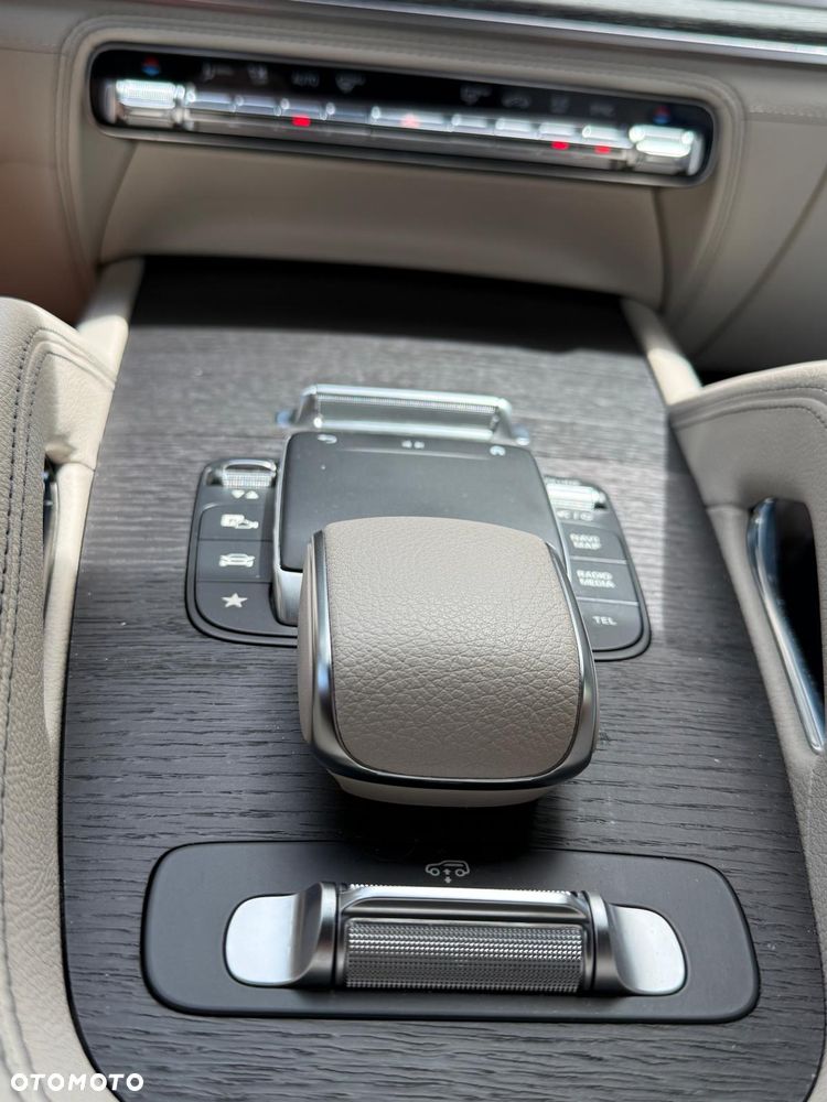 Mercedes-Benz GLS - 29