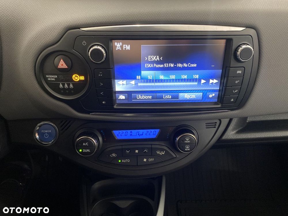 Toyota Yaris Hybrid 100 Premium - 16