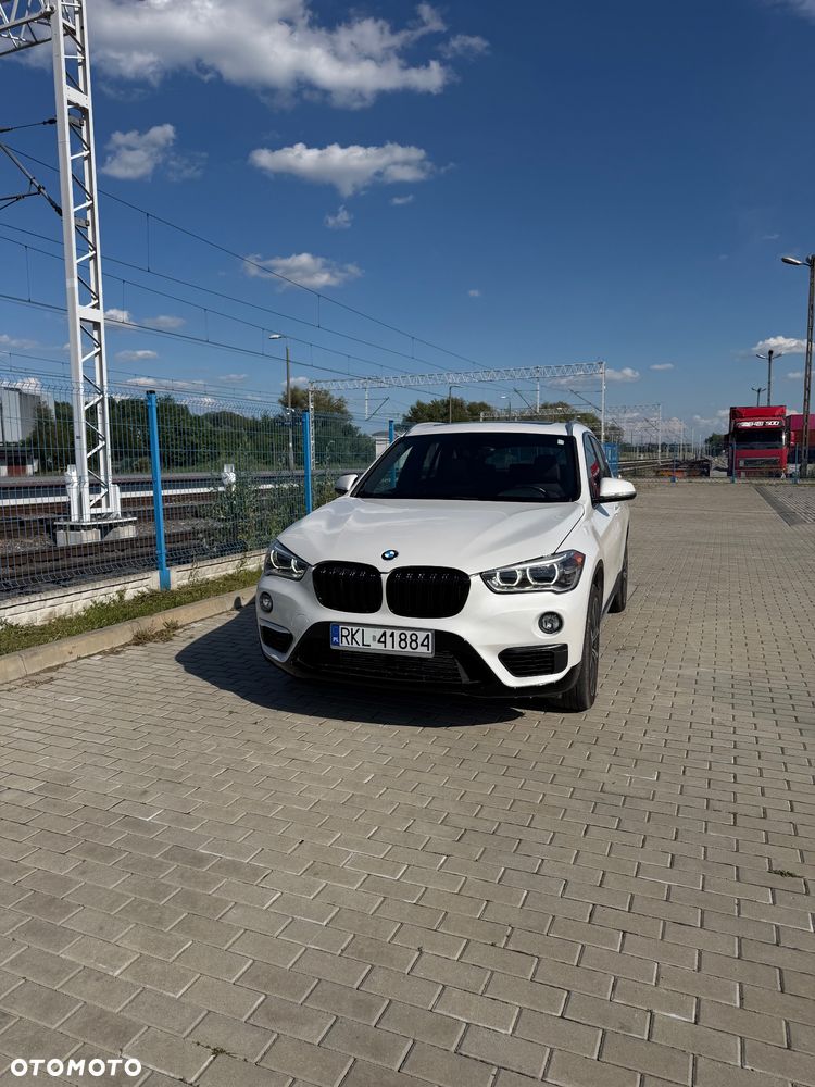 BMW X1 xDrive25i Sport Line - 1