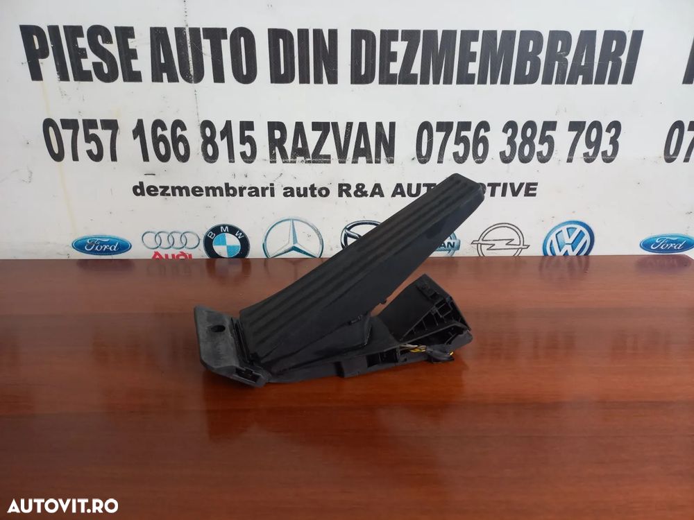 Pedala Acceleratie Bmw F10 F11 Volan Stanga Cod  - Dezmembrari Arad - 3