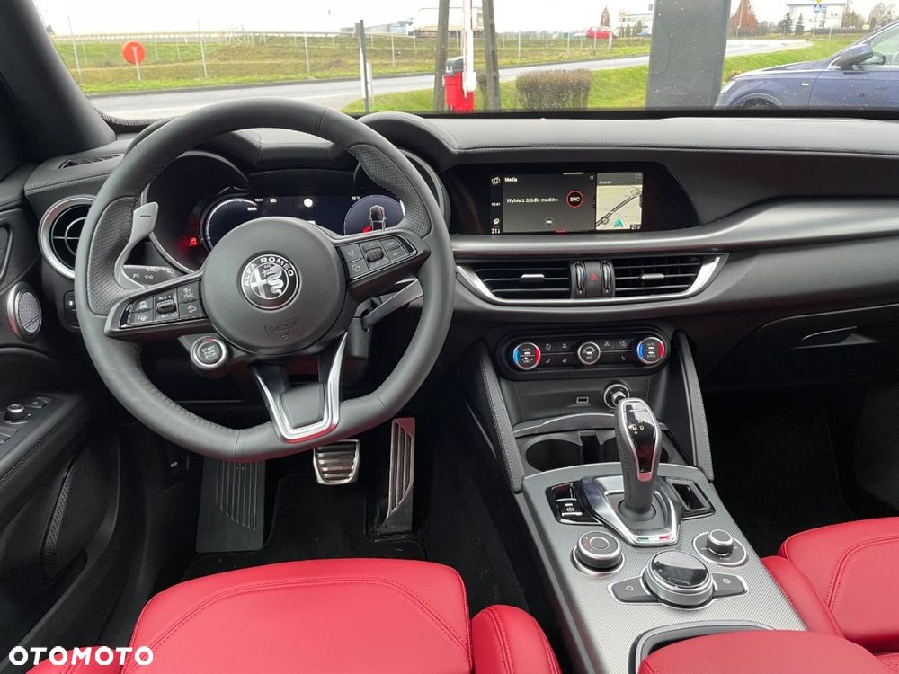 Alfa Romeo Stelvio - 9