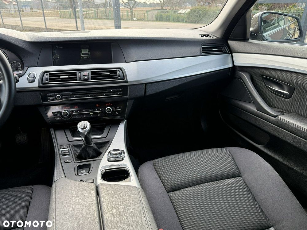 BMW Seria 5 - 32