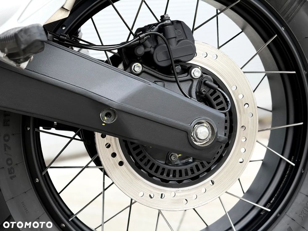 Moto Guzzi V85 - 22